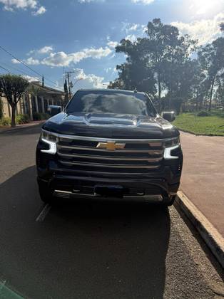 CHEVROLET SILVERADO 5.3 V8 GASOLINA 1500 HIGH COUNTRY 4X4 AUTOMÁTICO CHEVROLET SILVERADO 5.3 V8 GASOLINA 1500 HIGH COUNTRY 4X4 AUTOMÁTICO